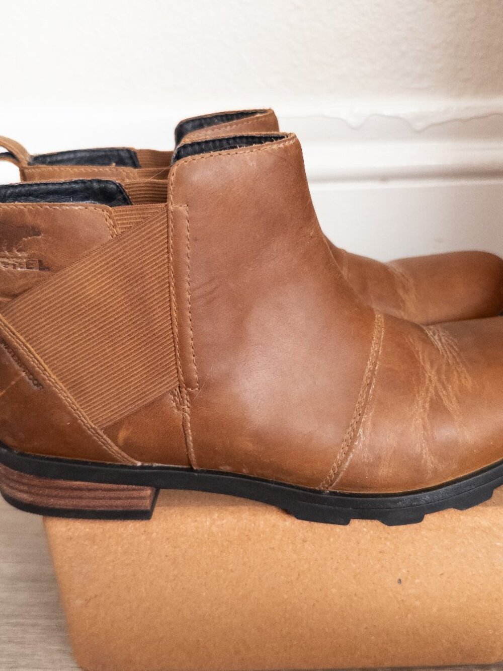 Sorel Emelie Chelsea Waterproof Boot - Size 10.5 Camel Brown